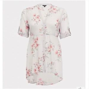 Torrid Lexie Grey floral chiffon hi lo button front tunic top size 1